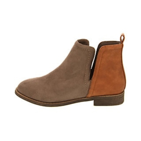 True Craft Shoes - Dynamite Bootie